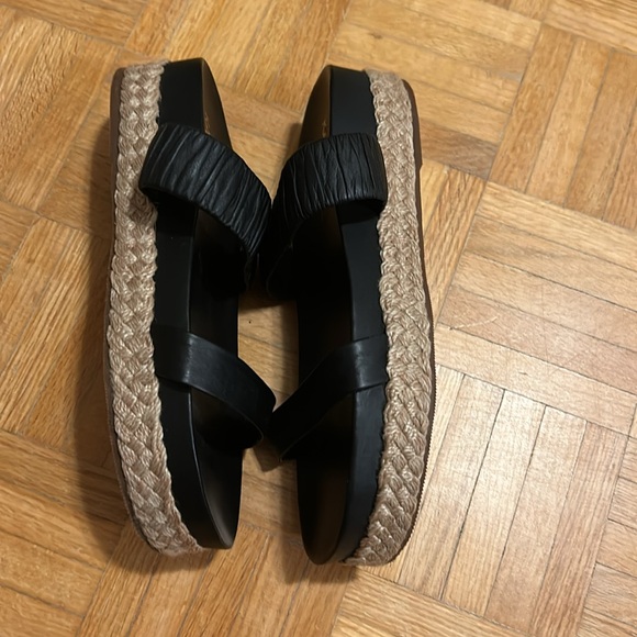 Kaanas NWOT - Picture 3 of 6